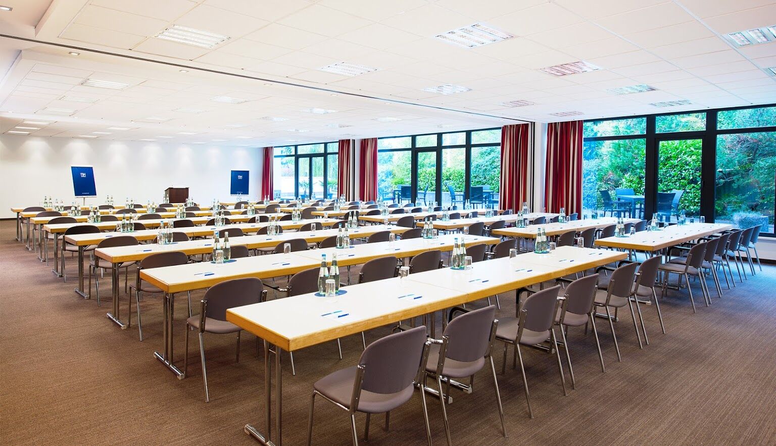 Nh Wiesbaden Exteriör bild